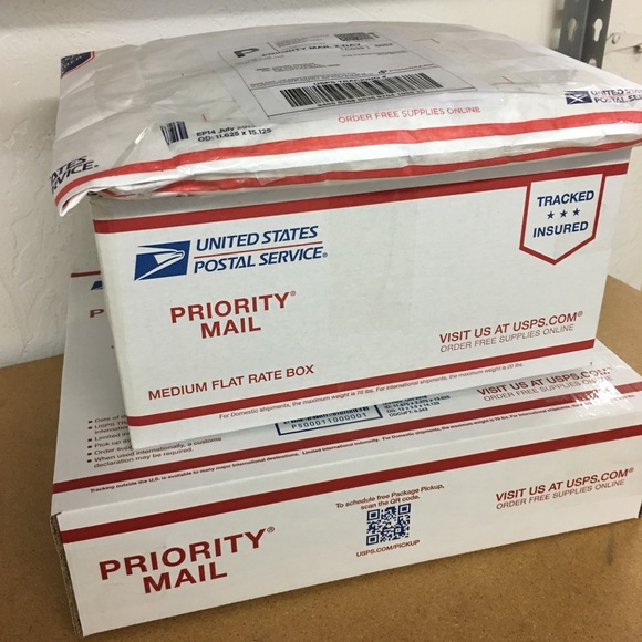 Meet your Posher, Lisa - Picture 3 of 4